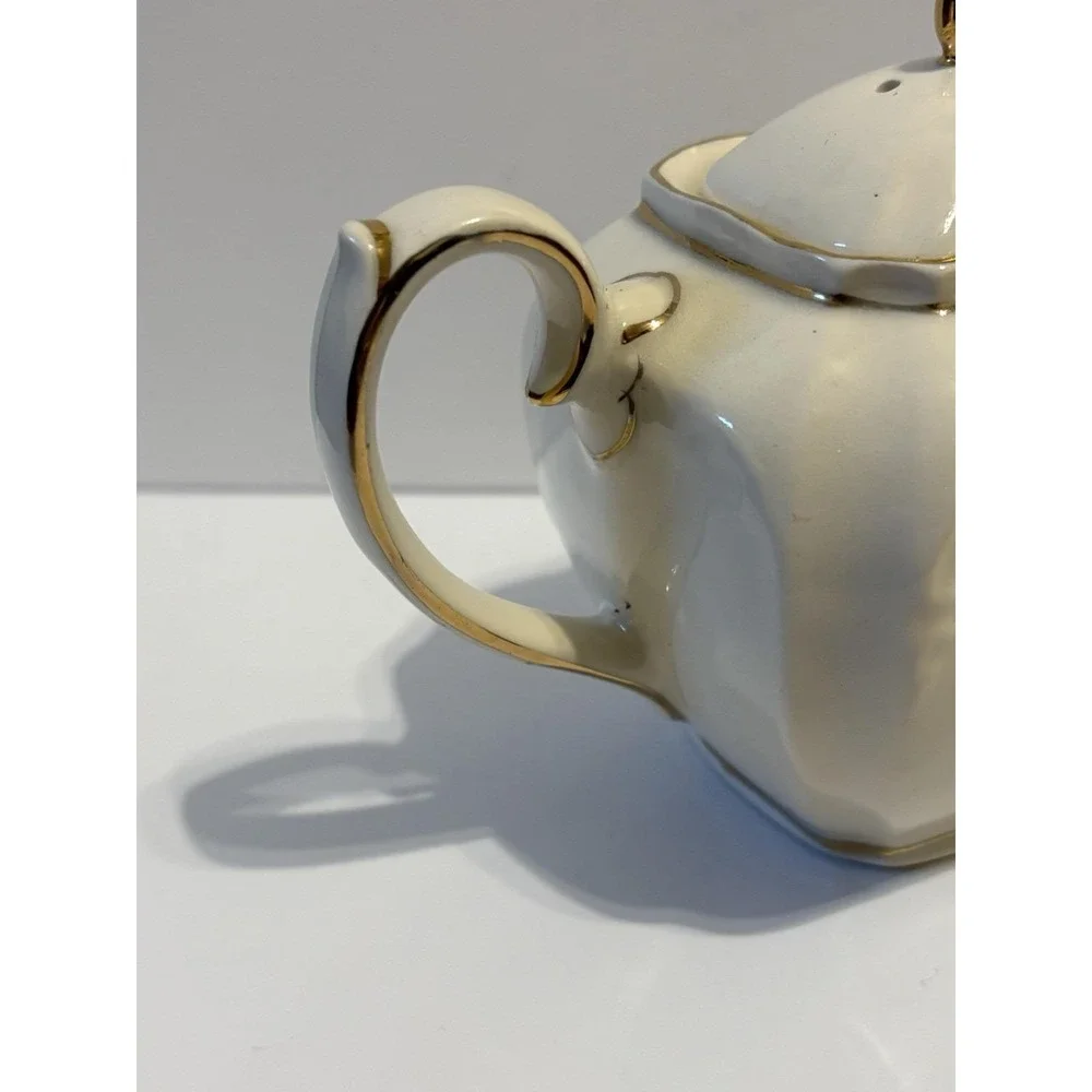 Vintage Sadler Windsor Floral Teapot England